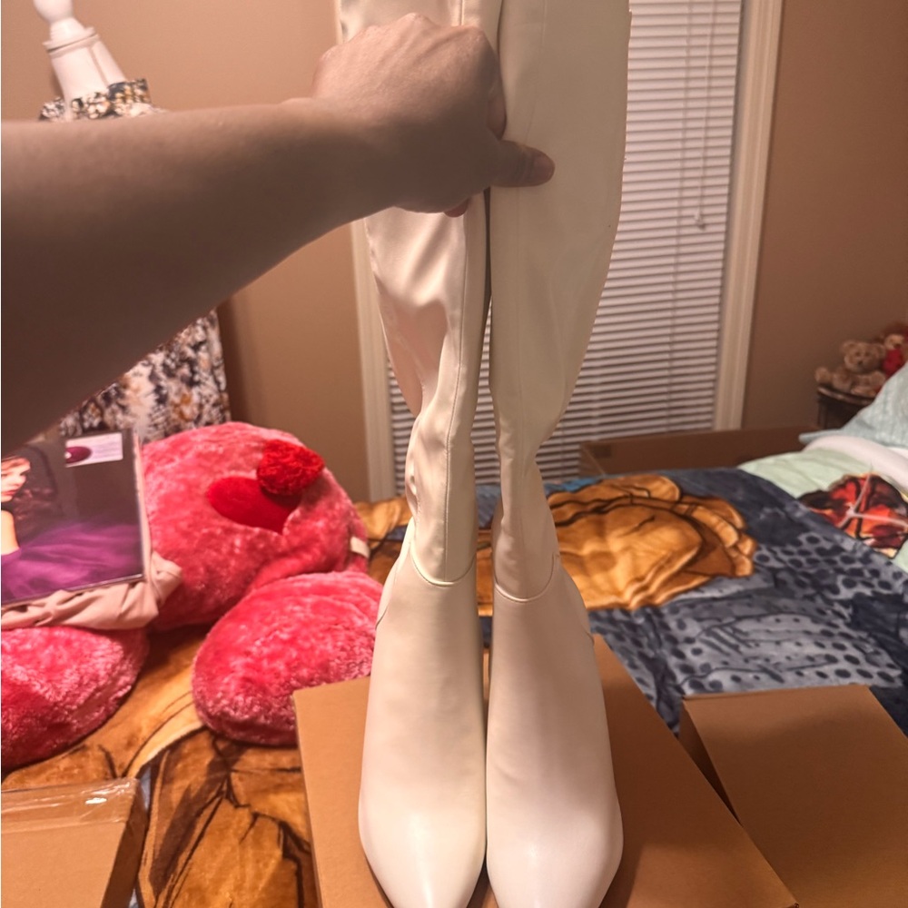Elegant White Women's Boots
